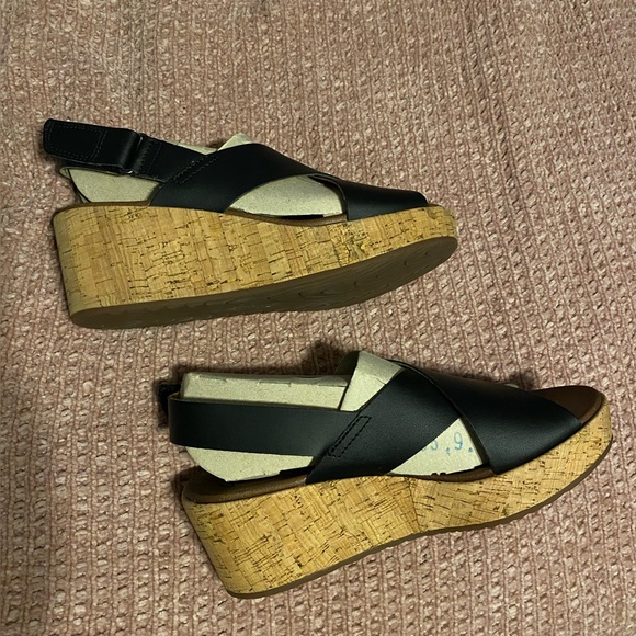 Clarks Shoes - Clarks Black Wedge Sandals